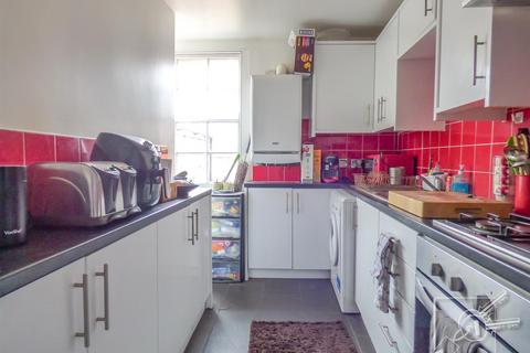 16b Milton Place, Gravesend, DA12 2BT