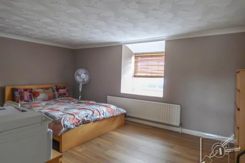 16b Milton Place, Gravesend, DA12 2BT