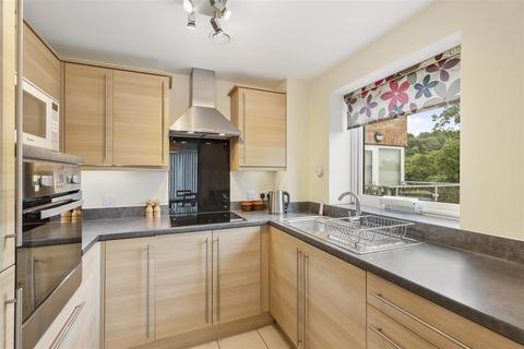 2 bedroom apartment for sale, Stroudwater Court, 1 Cainscross Road, Stroud, GL5 4ET