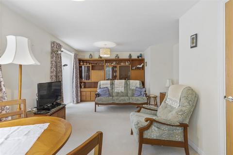 2 bedroom apartment for sale, Stroudwater Court, 1 Cainscross Road, Stroud, GL5 4ET