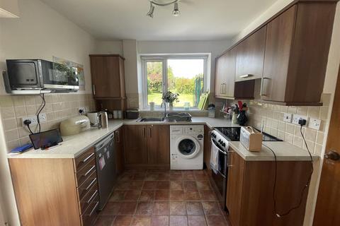 5 Heol Elizabeth, Burry Port, SA16 0PA