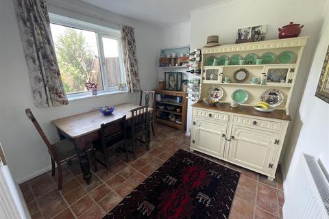 5 Heol Elizabeth, Burry Port, SA16 0PA
