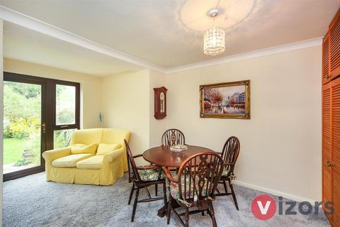 5 Cosford Close, Redditch, B98 0BH