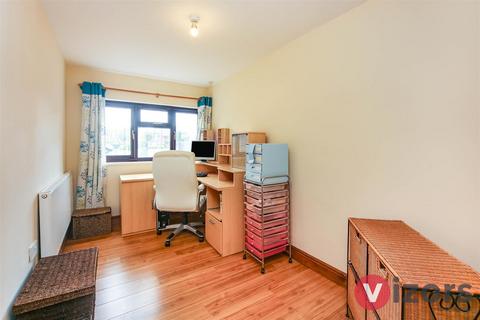 5 Cosford Close, Redditch, B98 0BH