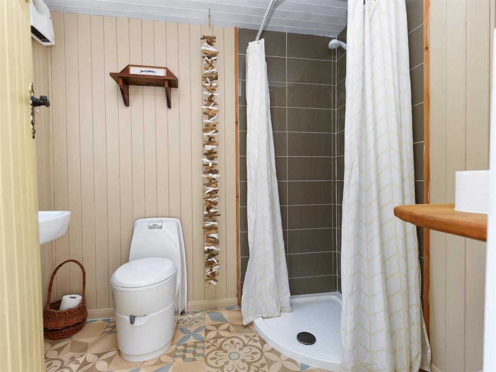 Sunbank yert toilet.jpg