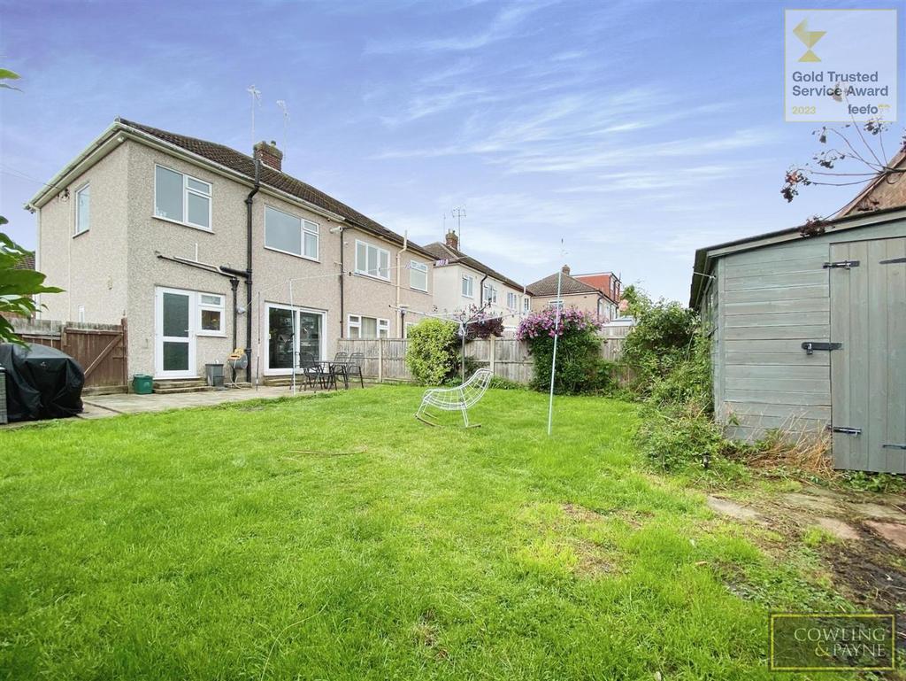 Sandown Close, Wickford 3 bed semidetached house for sale £375,000