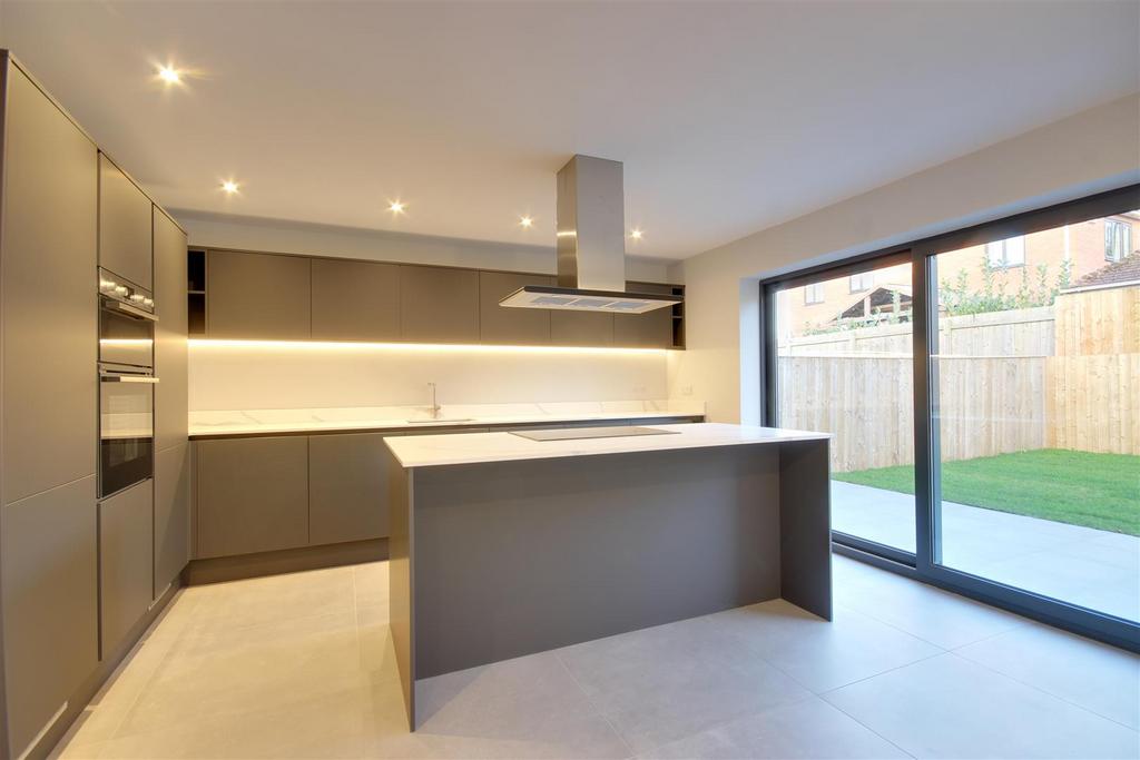 Kitchen/Dining/Day Room