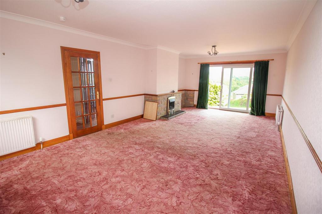 Longhope Drive, Hawick 3 bed link detached house £198,000