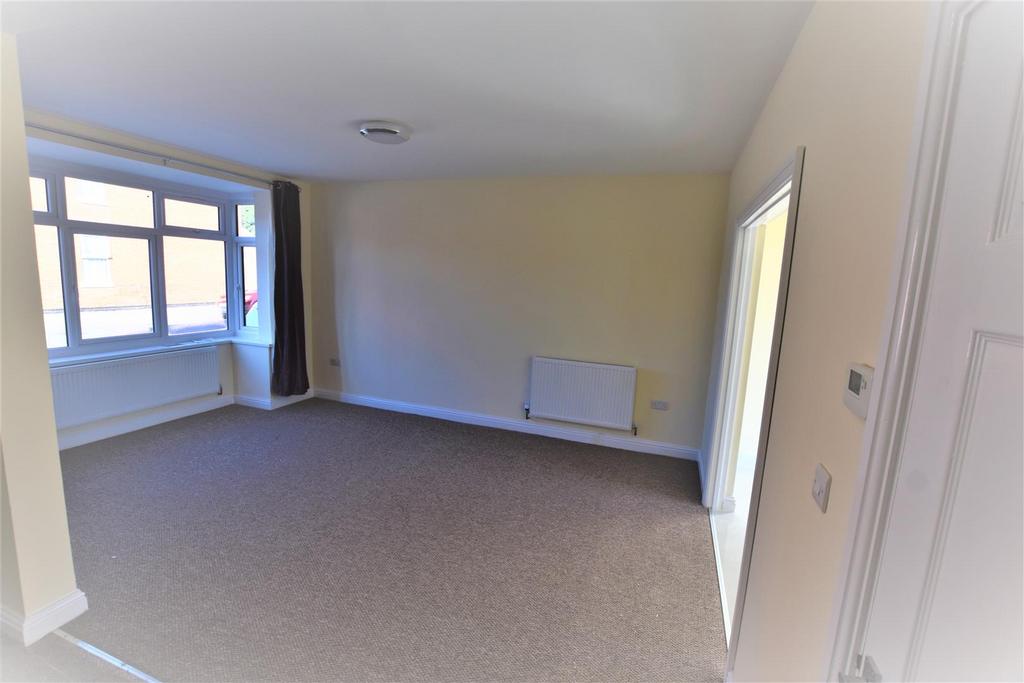 Marston Road, Leicester 3 bed detached house £950 pcm (£219 pw)