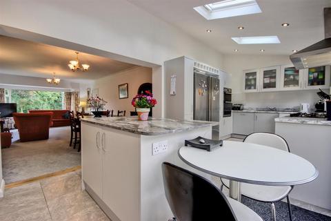 14 Beechfield Drive, Willerby, Hull, HU10 6DF