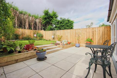 14 Beechfield Drive, Willerby, Hull, HU10 6DF