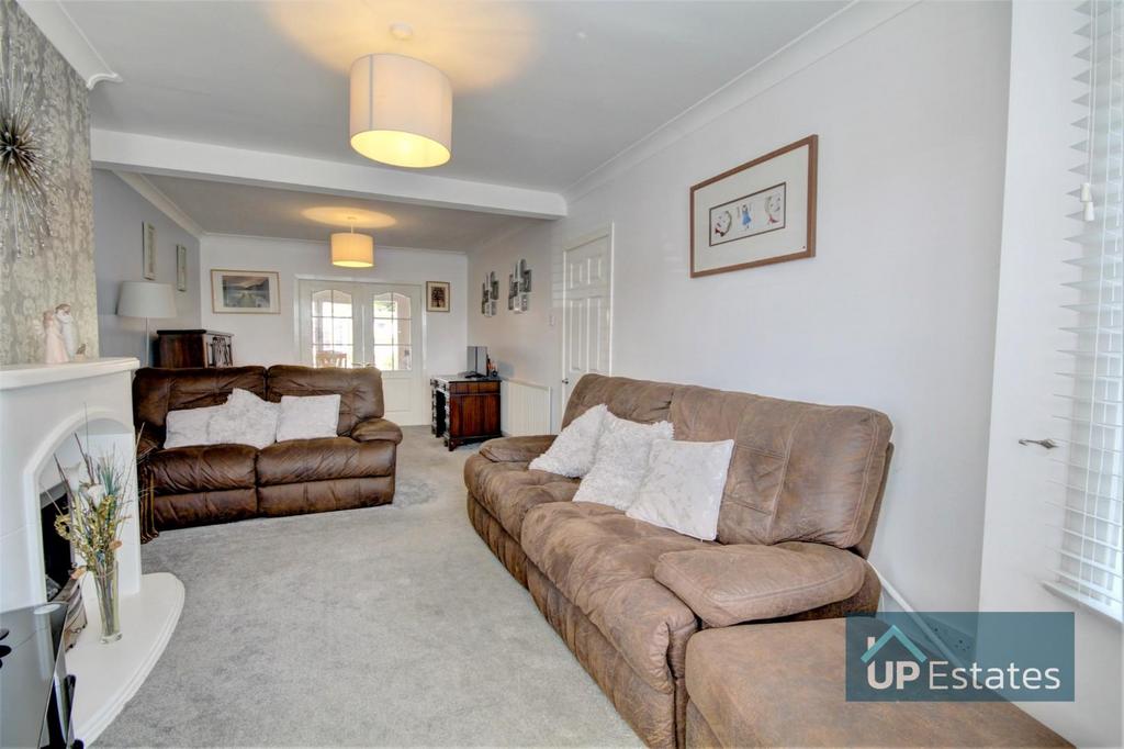 Morris Avenue, Poets Corner, Coventry 3 bed end of terrace house for