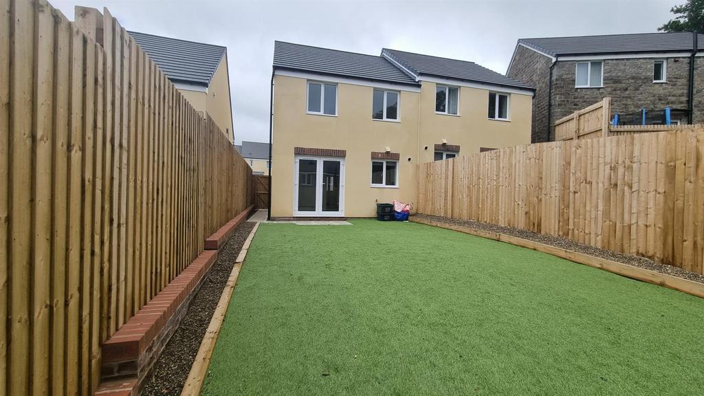 11 Tasker Way - Garden 2.jpeg