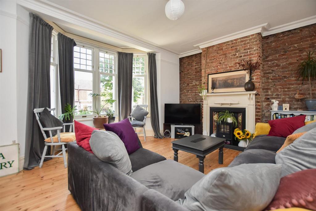 Clive Avenue, Hastings 3 bed detached house for sale £450,000