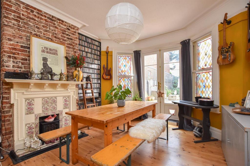 Clive Avenue, Hastings 3 bed detached house for sale £450,000