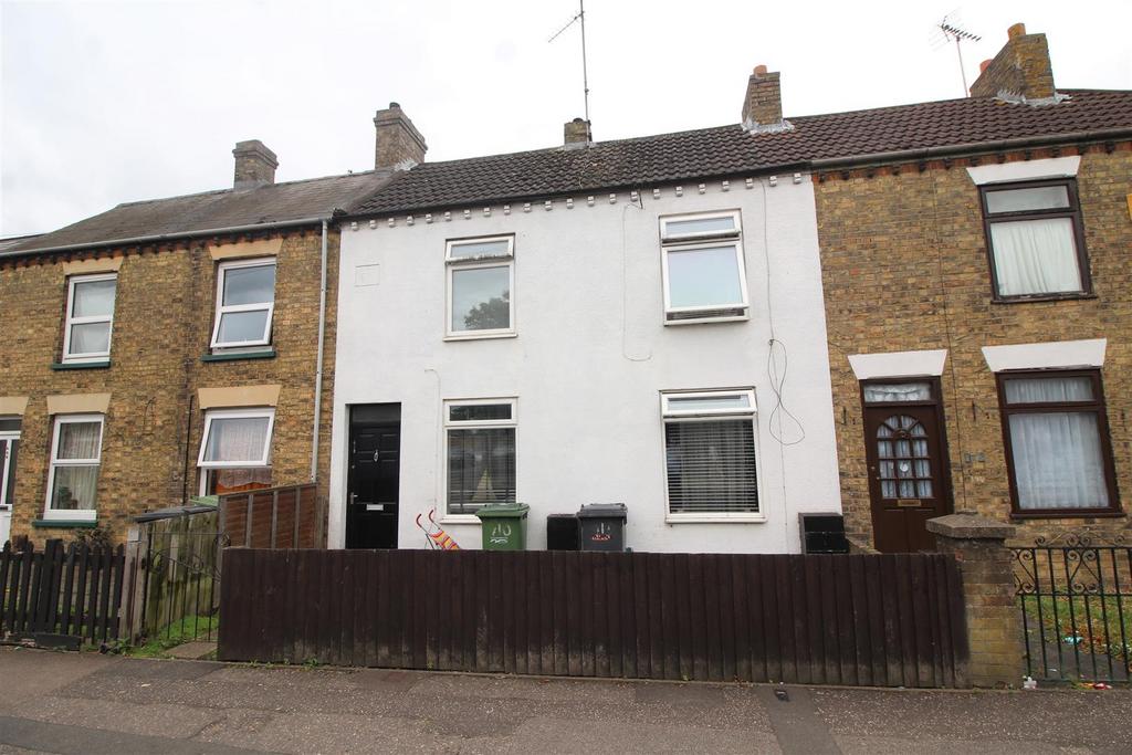 Lincoln Road, Peterborough 2 bed terraced house for sale £165,000