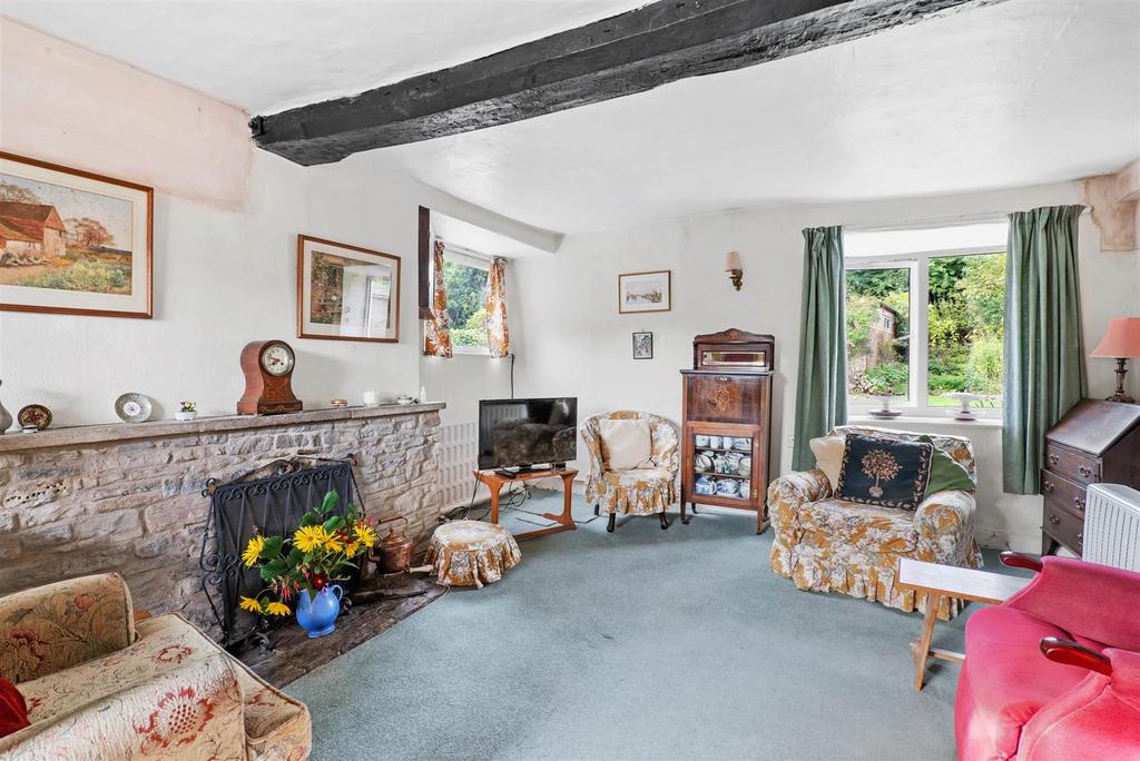 Village Street, Aldington, Evesham 3 bed semidetached house £300,000