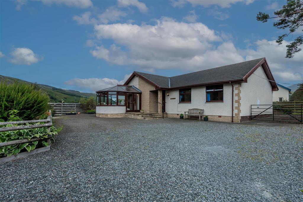 Muirlodge Place, Kinloch Rannoch 3 bed detached bungalow for sale - £ ...