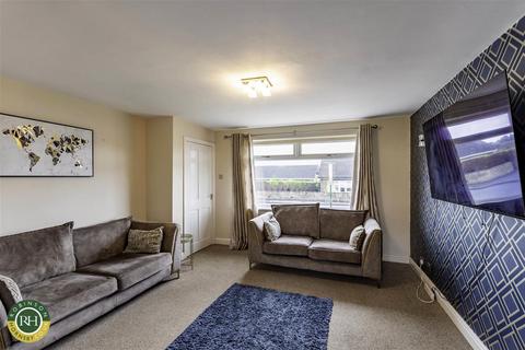25 All Hallowes Drive, Tickhill, Doncaster, DN11 9PP
