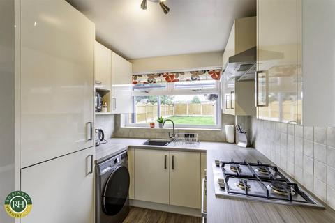 25 All Hallowes Drive, Tickhill, Doncaster, DN11 9PP