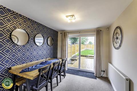 25 All Hallowes Drive, Tickhill, Doncaster, DN11 9PP