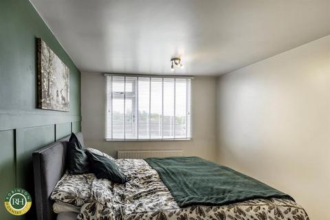 25 All Hallowes Drive, Tickhill, Doncaster, DN11 9PP