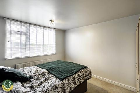 25 All Hallowes Drive, Tickhill, Doncaster, DN11 9PP