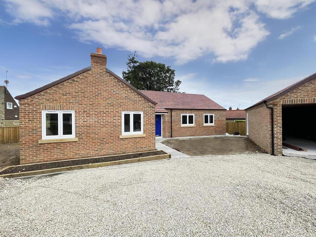 Dale Close, Burniston, Scarborough 3 bed house for sale £425,000