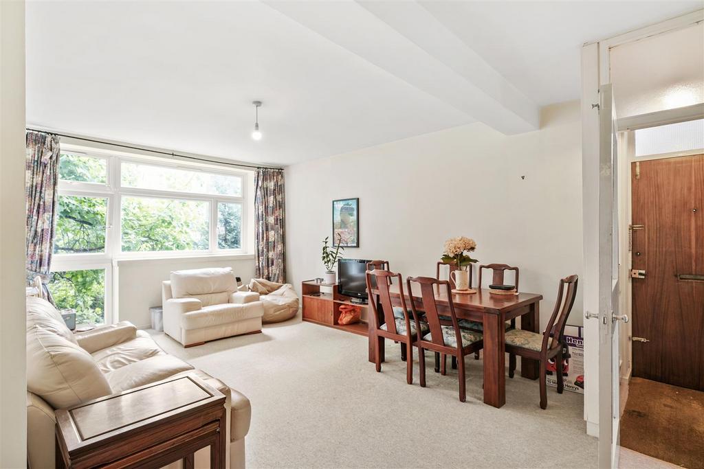 The Carltons, Carlton Drive, Putney 2 bed flat for sale £495,000