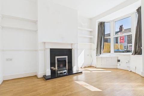 2 bedroom terraced house to rent, Birch Grove, Harrogate, HG1