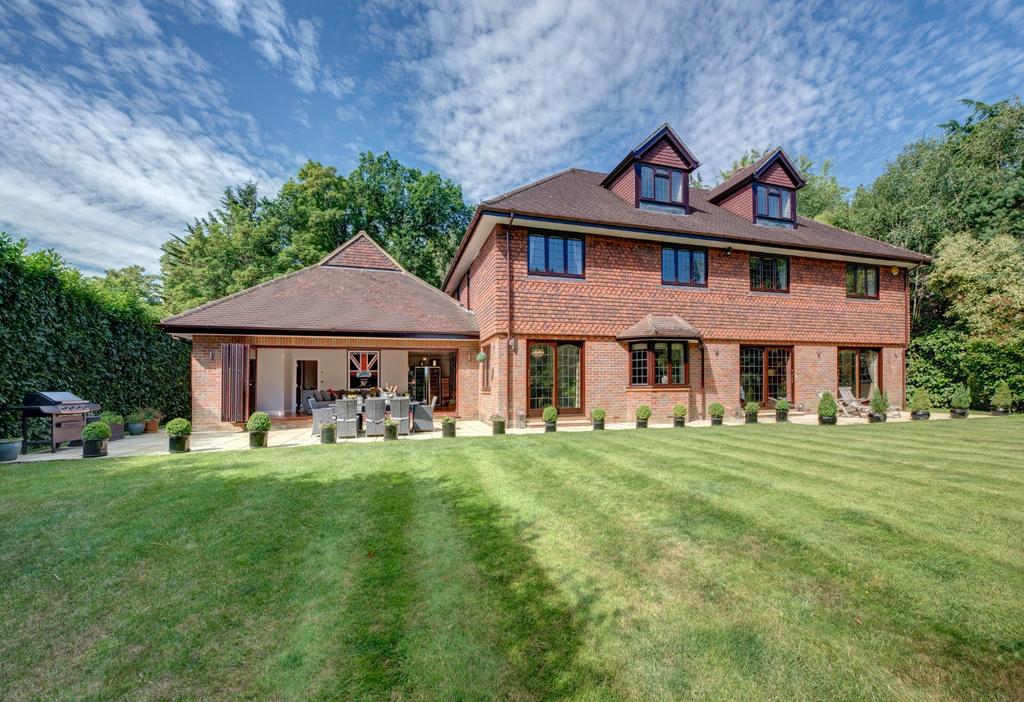 Stratton Chase Drive, Chalfont St. Giles, HP8 6 bed detached house for sale £3,000,000