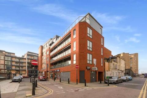 2 bedroom apartment to rent, Manilla Street, London, E14