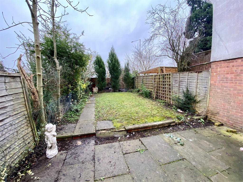 Brambles Farm Drive, UXBRIDGE... 3 bed terraced house £1,900 pcm (£