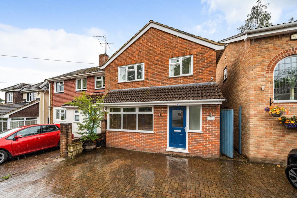 Upper Hale Road, Farnham, GU9 3 bed semidetached house for sale £475,000