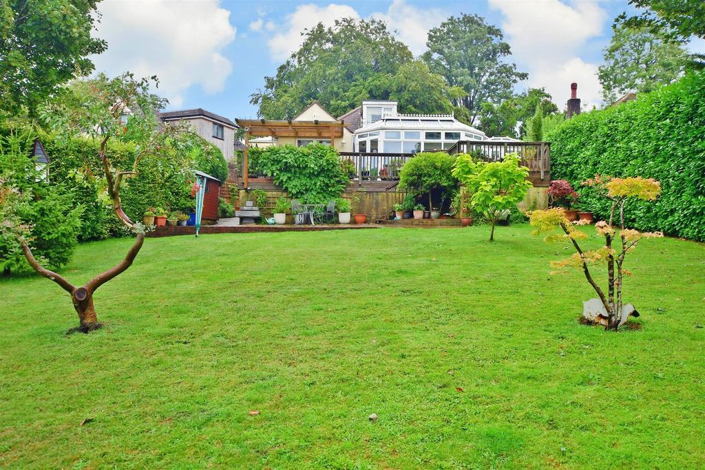 Cross Lane, Findon, Worthing, West Sussex 3 bed bungalow for sale £