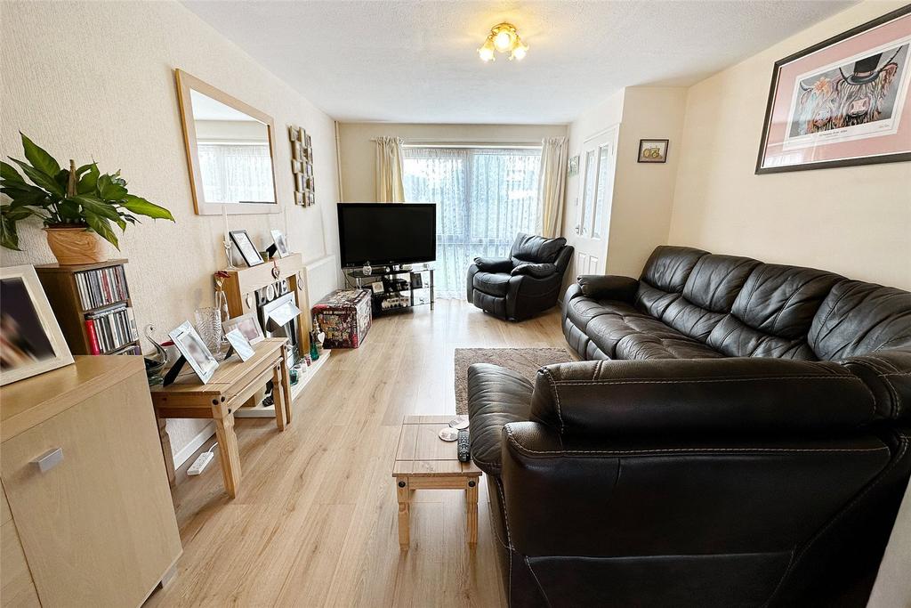Timberleys, Littlehampton, West Sussex 2 bed terraced house for sale