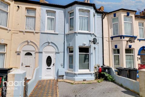 4 bedroom terraced house for sale, Beach Road, Clacton-On-Sea