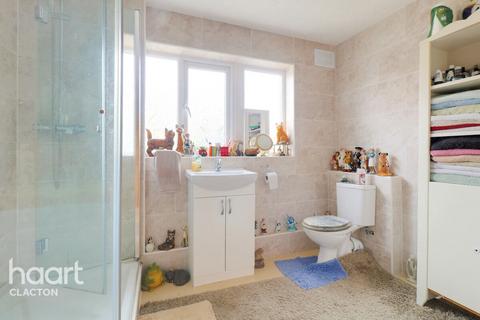 46 Beach Road, Clacton-on-sea, CO15 1UE