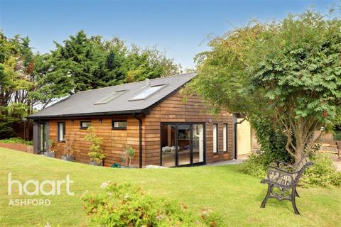 2 bedroom bungalow to rent - North Foreland Avenue...