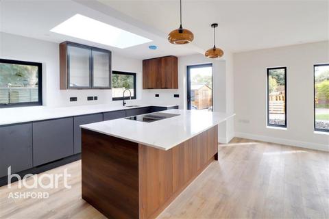 2 bedroom bungalow to rent - North Foreland Avenue...