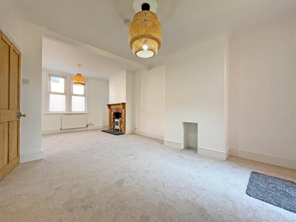 Stanhope Road, Northampton, NN2 6JX 2 bed terraced house for sale £