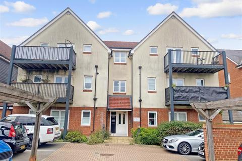34 Broadview Close, Kingsnorth, Ashford, TN25 7AQ
