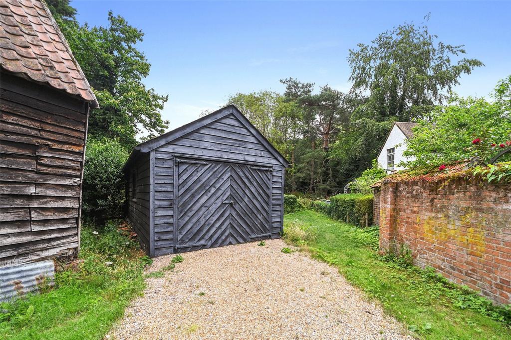 Detached Garage