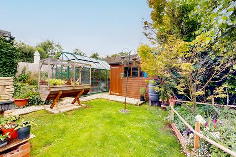 3 bedroom detached bungalow for sale, Manor Farm Close, Luton LU4