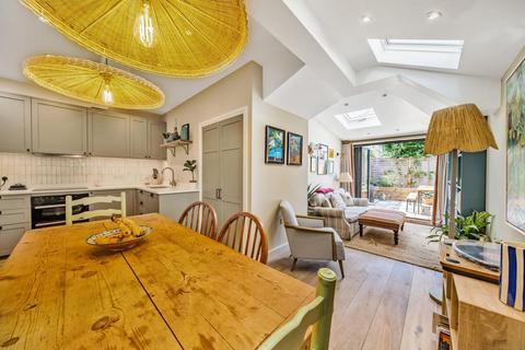 6 Fairlight Road, London, SW17 0JD