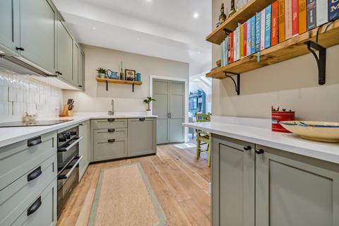 6 Fairlight Road, London, SW17 0JD