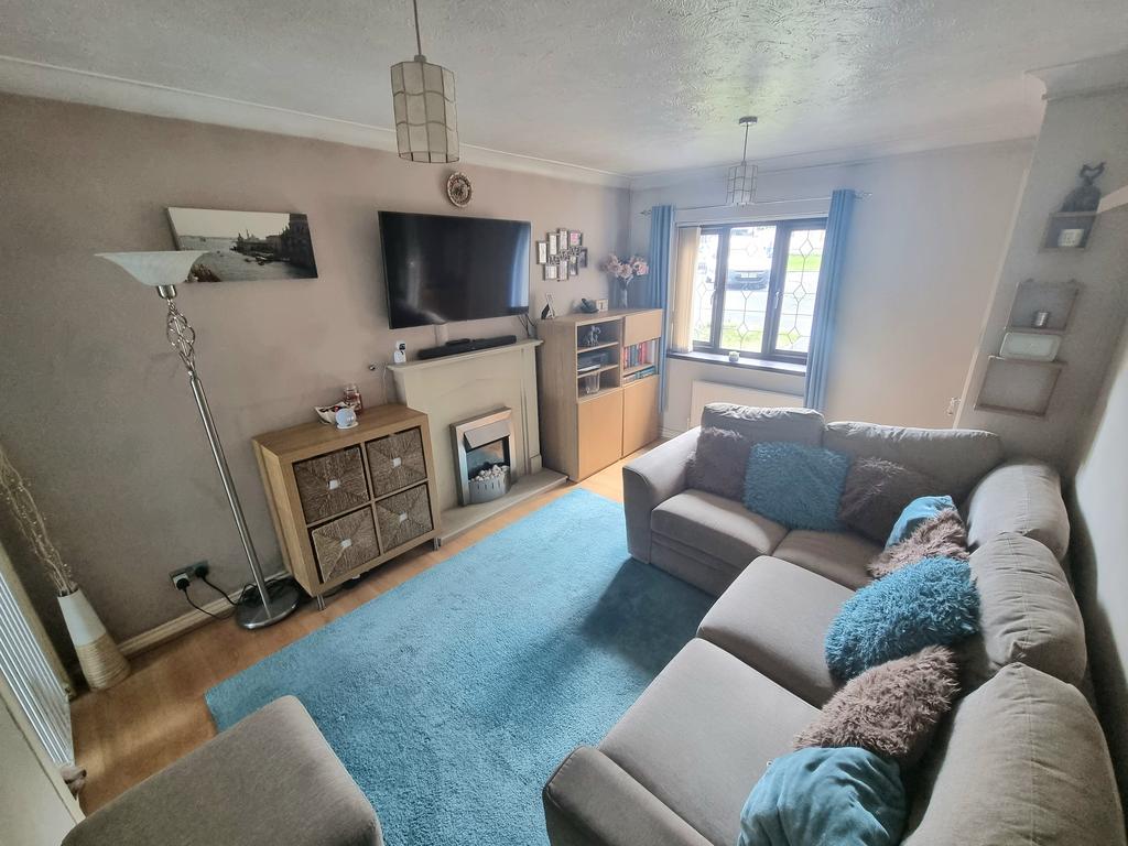 Ffordd Scott, Birchgrove, Swansea 2 bed semidetached house £160,000