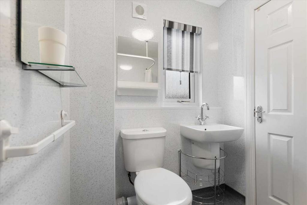 Shower Room (2)