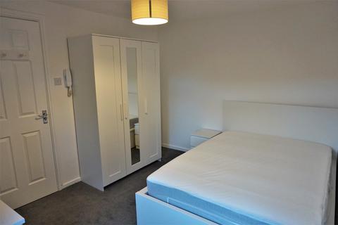 1 bedroom townhouse to rent, Holmsley Walk, Oulton