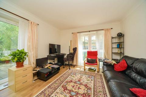 2 bedroom flat to rent, Woodland Crescent, Canada Water, London